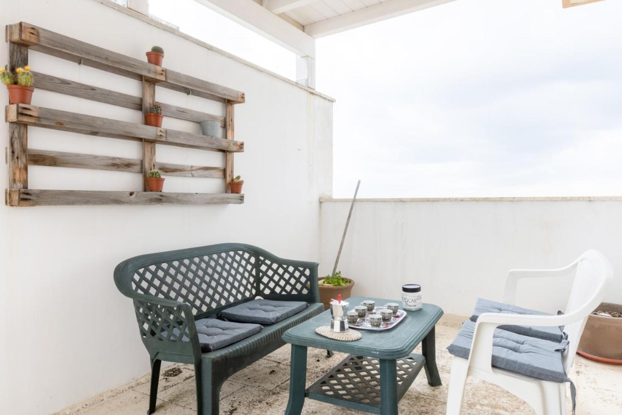 Apartamento Lecce Colorful Flat With Terrace & Parking Exterior foto