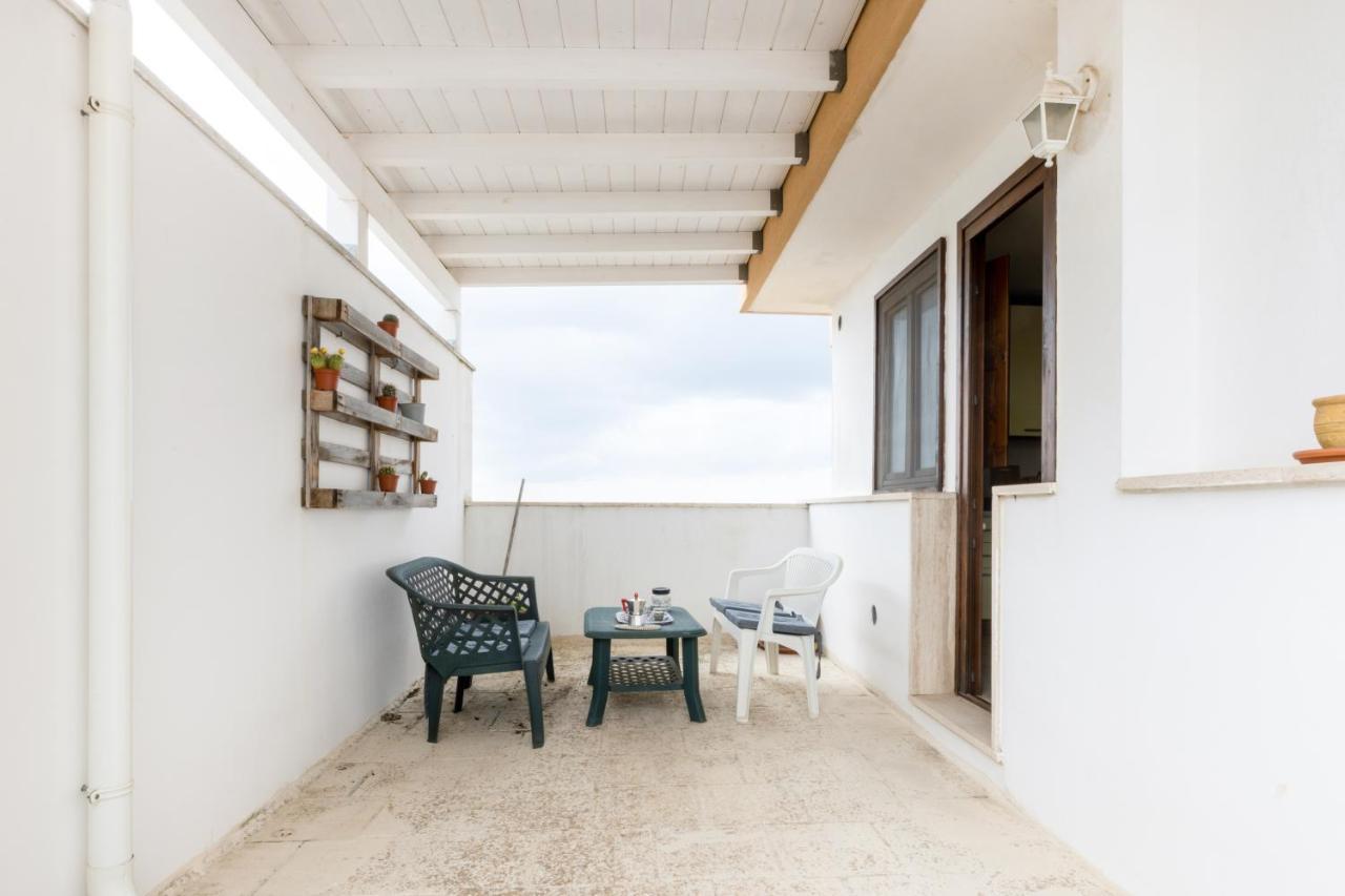 Apartamento Lecce Colorful Flat With Terrace & Parking Exterior foto